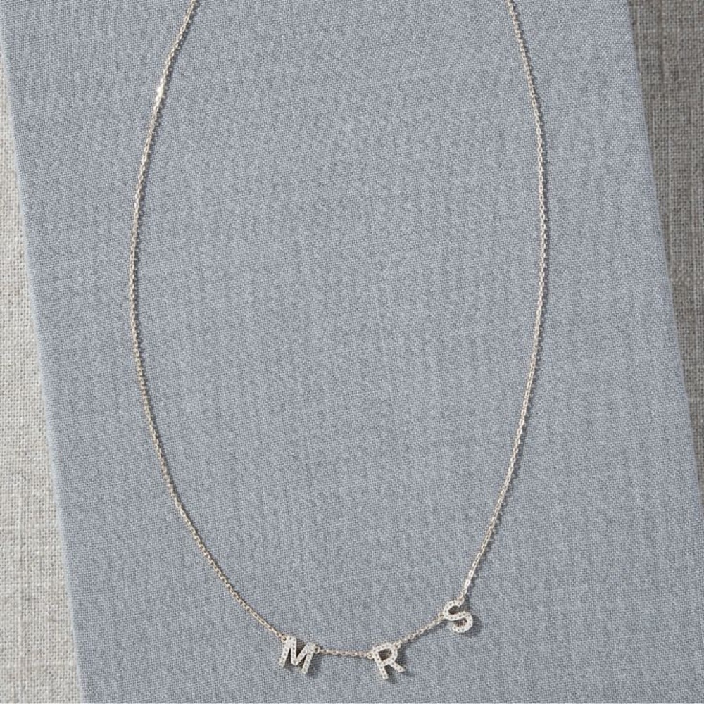 Mrs. Necklace